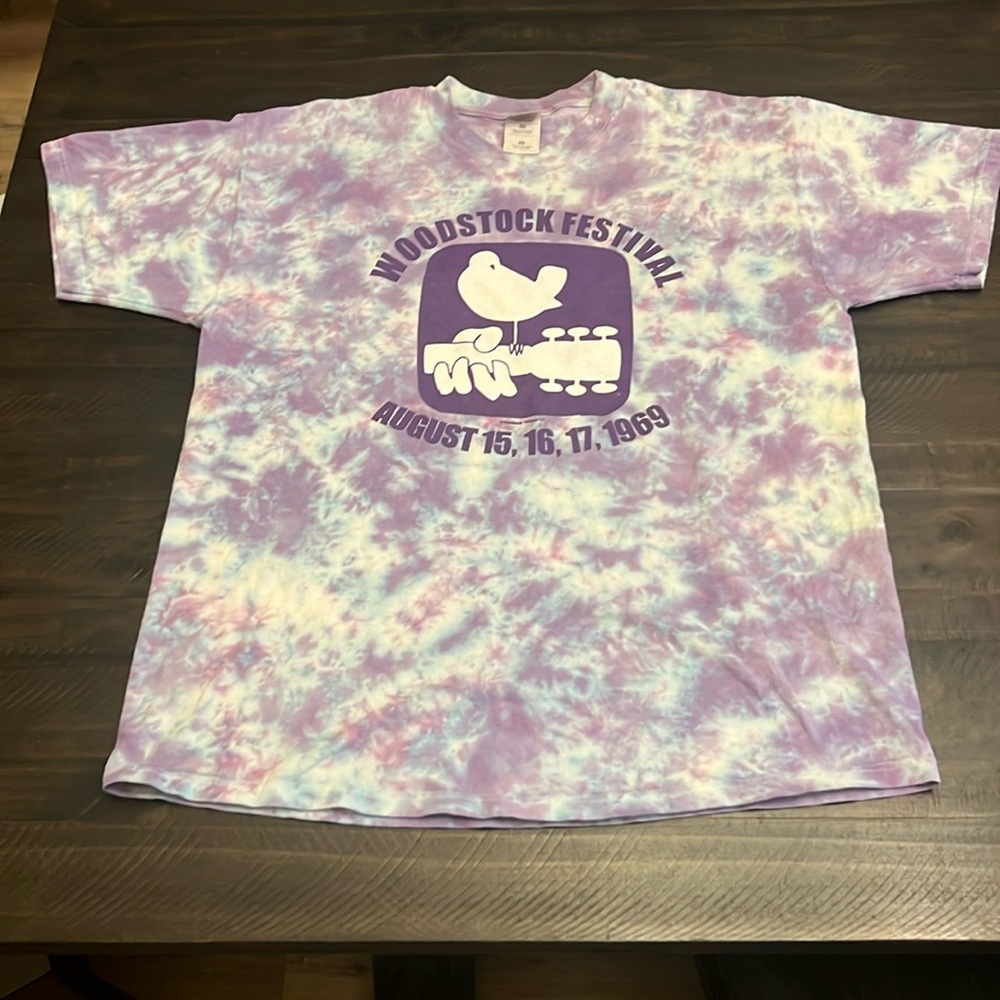 Woodstock t-shirt size large purple